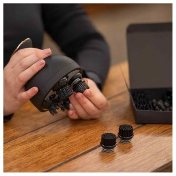 Imperial Riding - Grooming and relaxation brush