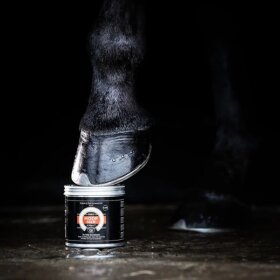 Carr Day Martin - Daily hoof balm black 500 ml Carr Day Martin - Daily hoof balm black 500 ml